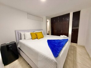 3 makuuhuonetta, silitysrauta/-lauta, Wi-Fi, vuodevaatteet