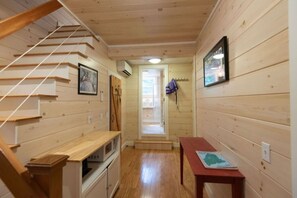 Interior - Secluded Cabin With Ocean Access (Tremont)