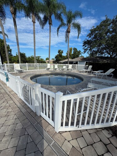 Kissimmee Memory Lane—3 bedroom, 2 bath fully furnished condo