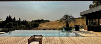 Villa YUKA with infinity pool, countryside view - EVJF - 10min Futuroscope
