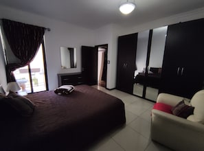 1 habitación, wifi y ropa de cama