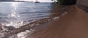 Faratea Bayhouse - Seaside, large garden, unique panoramic view.