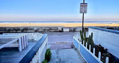 Beachside Getaway - Ocean Views & Tiered Deck Retreat