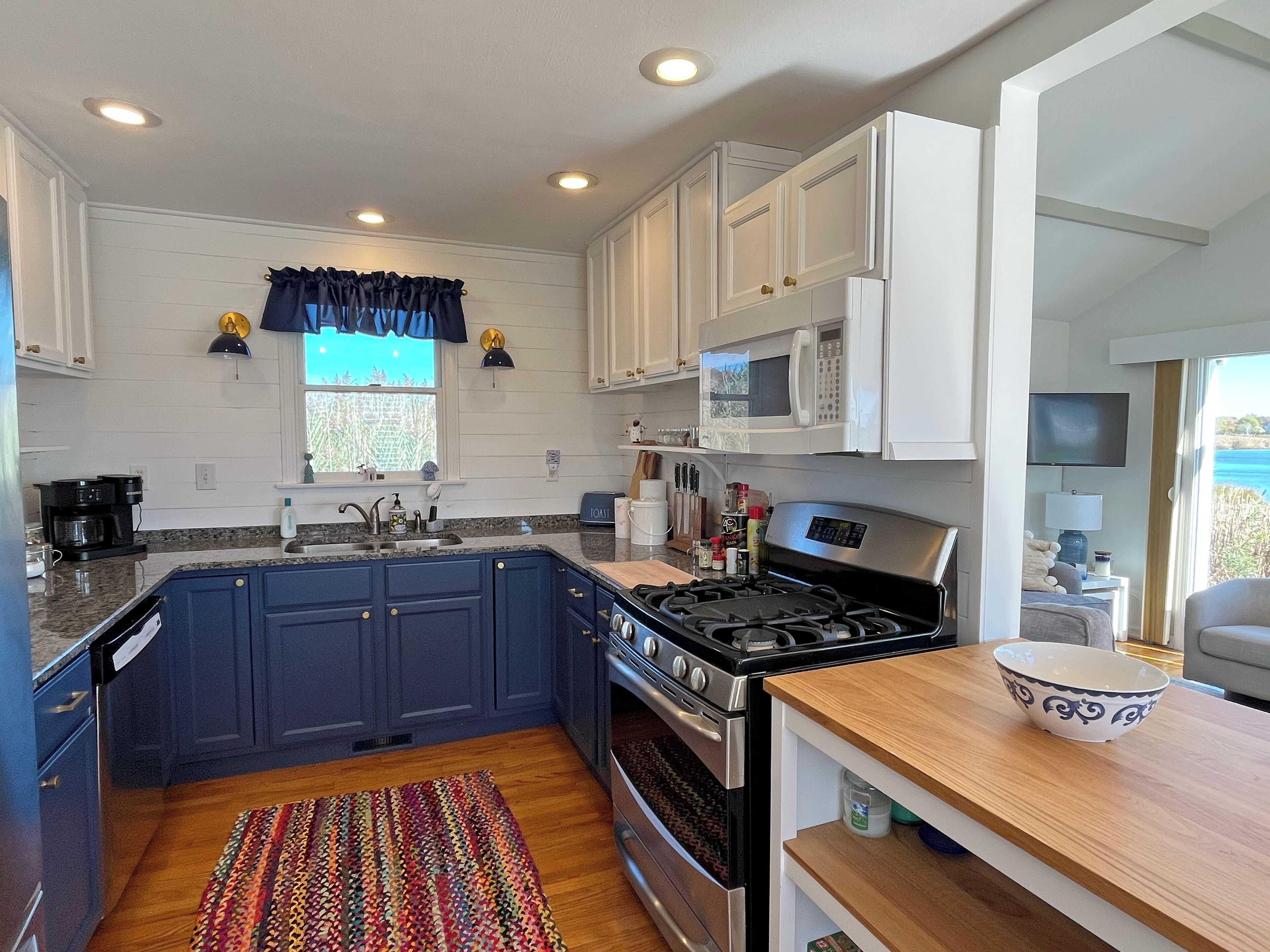 Microwave, oven, stovetop, dishwasher