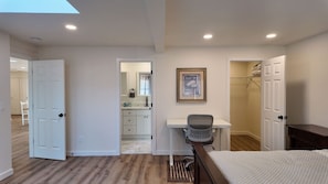 4 habitaciones, escritorio, wifi gratis y ropa de cama 