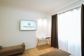 1 dormitori, planxa i posts de planxar, wifi i roba de llit 