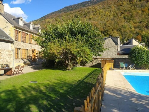 Large renovated old house with garden and swimming pool