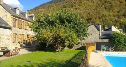 Large renovated old house with garden and swimming pool