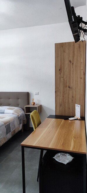 1 bedroom, free WiFi, bed sheets - Brand new b&b just minutes from sa stiddiosa (Seulo)