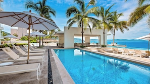 5 outdoor pools