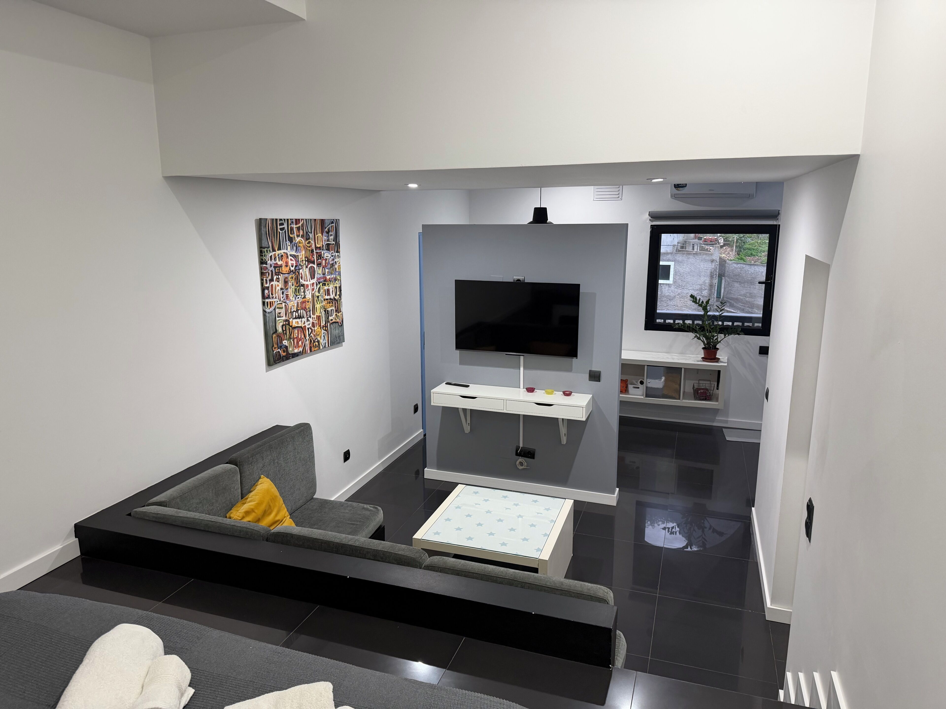 Classic Studio, City View | Living area