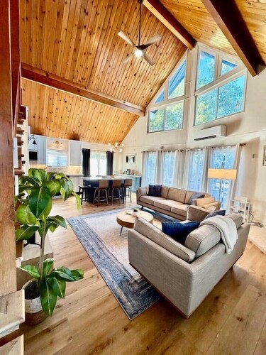 Private Hillside Retreat Minutes from Yosemite