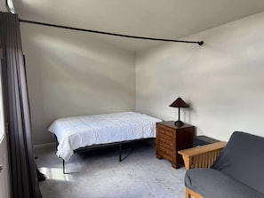 WiFi, bed sheets