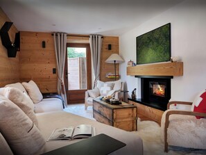 TV, fireplace, stereo - Chalet Belle Source A - Relaxing stay with Nordic bath - OVO Network (Saint-Nicolas-la-Chapelle)