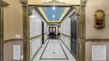 House | 6 bilik tidur