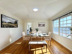 3 bedrooms - South SF Spacious Entire Unit With 3brs 3bth on 2F (South San Francisco)