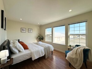 Apartment | 3 bedrooms - South SF Spacious Entire Unit With 3brs 3bth on 2F (South San Francisco)