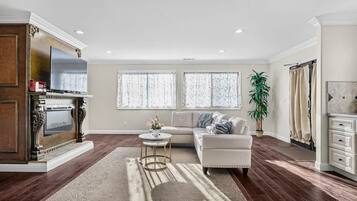 House | 4 bilik tidur