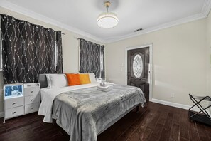 House | 4 bedrooms - Spaciour 4Br 4bth Stunning House With Free Parking (San Jose)