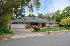 House | 5 bedrooms - Cozy Modern House in Palo Alto (Palo Alto)