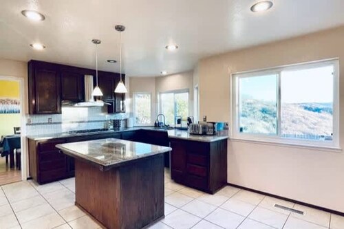 Vallejo Beautiful 4br Home wt Mountain View Napa