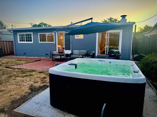 3B Achome Parking Wifi Fully Fenced Yard Jacuzzi