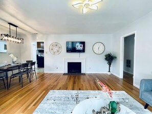 House | 3 bedrooms - Sanmateo Cozy Central 3b1b Home Garage Parking AC (San Mateo)