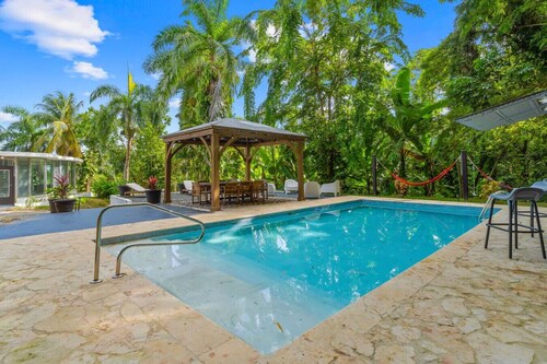 Exclusive Villas with Pools & Luxury Amenities–PR