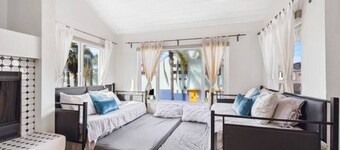 MB Beach House Getaway - 6BR, 4 Parking Spots