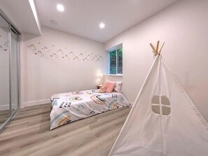 5 多间卧室、熨斗/熨衣板、WiFi、床单