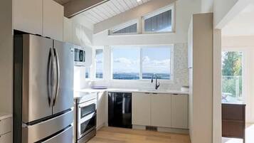 Micro-ondes, four, plaque de cuisson, lave-vaisselle