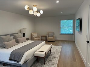 4 室のベッドルーム、WiFi、ベッドシーツ