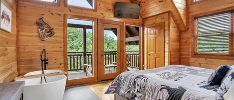 4 habitaciones, tabla de planchar con plancha y cuna de viaje