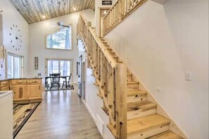 Interior - Perfect for Snowmobilers or Ice Fishermen! New Winter rates! (Eagle River)
