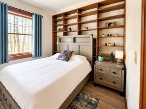 3 chambres, bureau, fer et planche à repasser, accès au Wi-Fi (inclus)