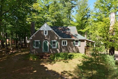 Modern Kitchen & Classic Charm – Walk to UMaine