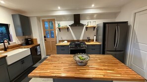 微波炉、烤箱、炉灶、洗碗机