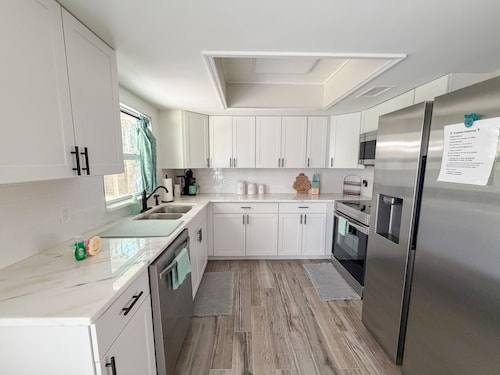 New 2/2 Coastal Getaway!