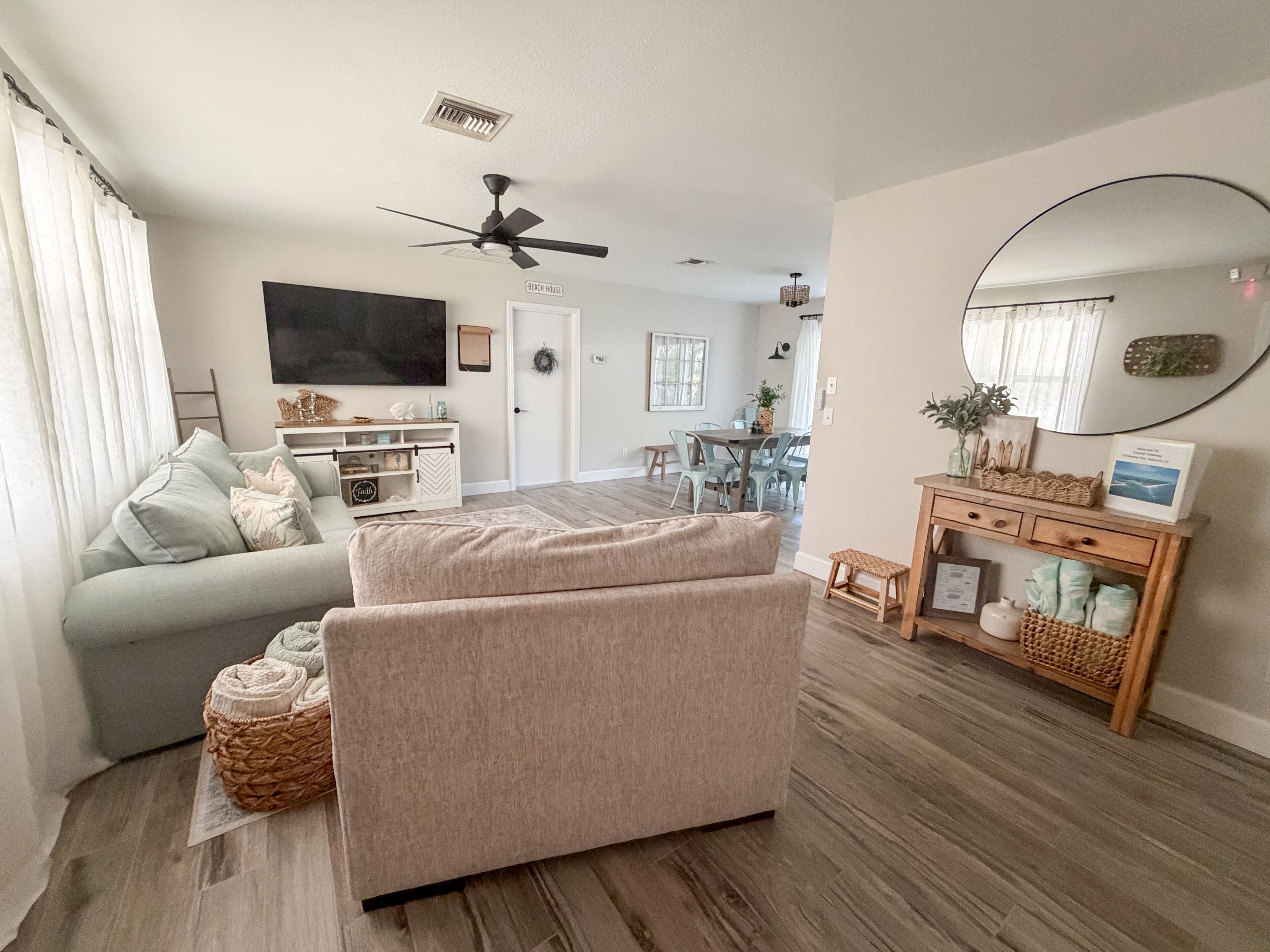 Coastal Getaway  2bd-2ba  5 Miles To Boat Ramp And Earls Hideaway! - Sebastian, FL
