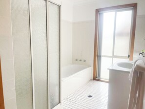 Hårtørrer, Sæbe, Shampoo, Toiletpapir