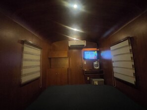 Habitación en Vagón de Tren | Laptop workspace, free WiFi