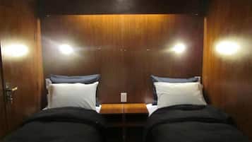 Habitación en Vagón de Tren | Espacio para trabajar con laptop y wifi gratis