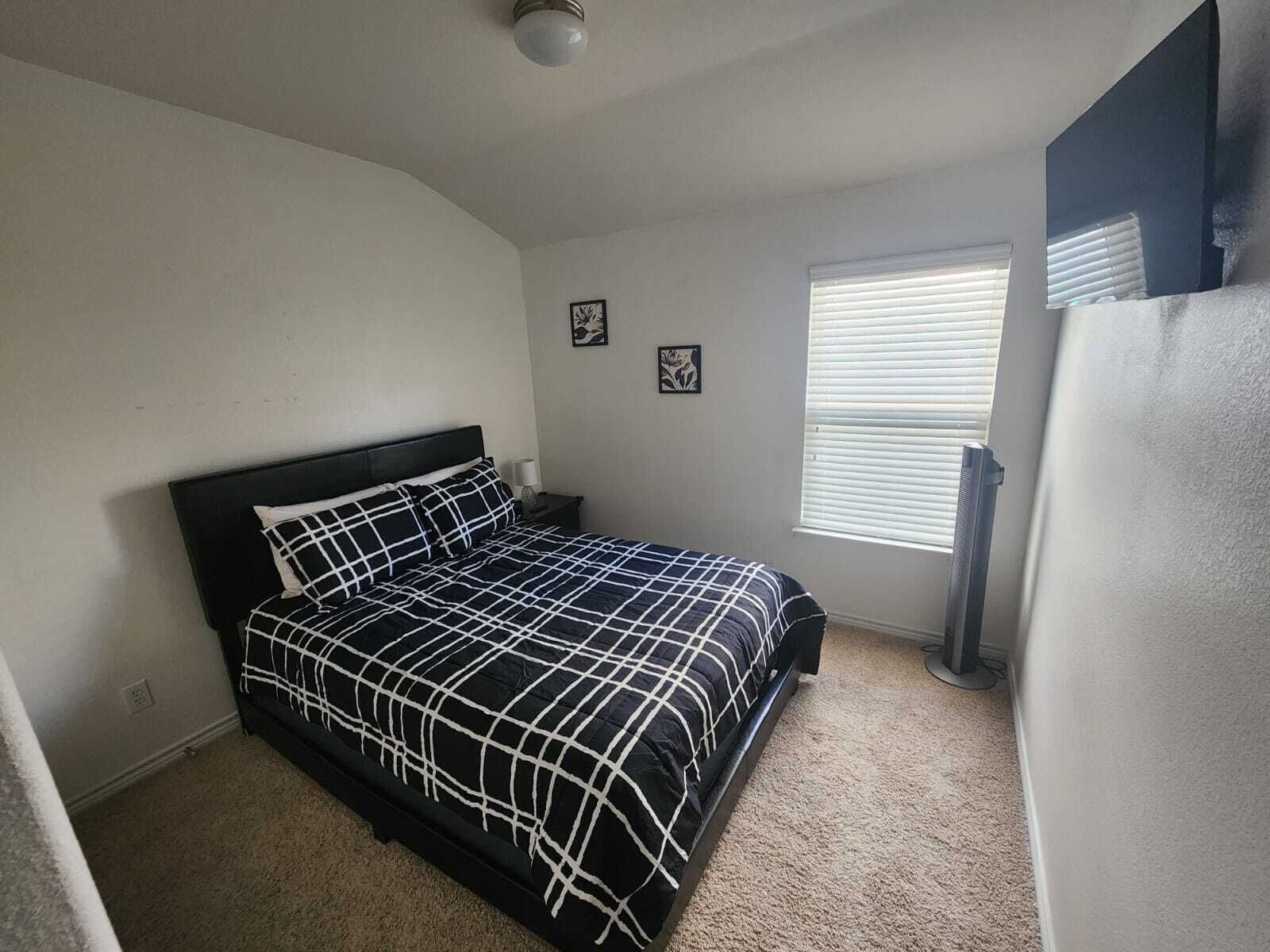 3 soverom, strykejern/-brett, wi-fi (inkludert) og sengetøy