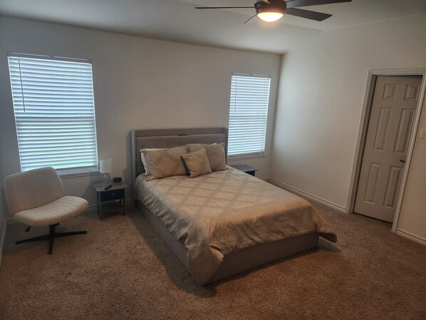 3 bedrooms, iron/ironing board, free WiFi, bed sheets