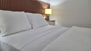 1 habitación, tabla de planchar con plancha, internet y ropa de cama