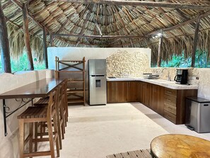 雪櫃、焗爐、爐具、廚房用具/餐具/器皿