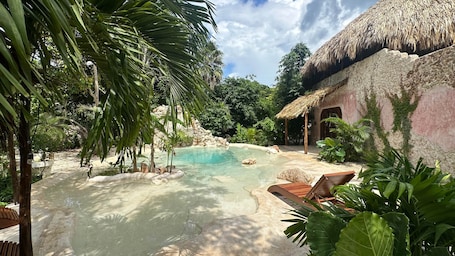 Pool. Casa Yaxunah II 30 min from Chichen