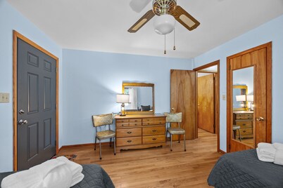 ~Charming Cabin in Arden NC~near Shopping~Airport~Dining