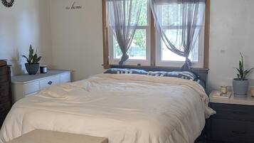2 habitaciones, tabla de planchar con plancha, wifi y ropa de cama