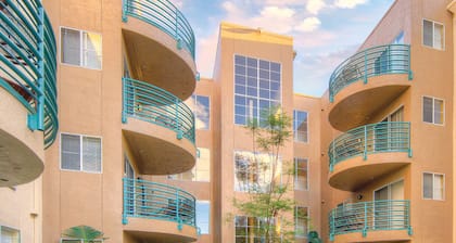 Cozy 2-bedroom in pleasant San Diego. Only 15min away from Convention Center